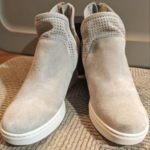Sofft Seabrook‎ 7.5 grey suede leather wedge sneaker zip side 2" heeled boots